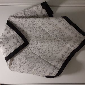 Vintage Women's Black And White Scarf
